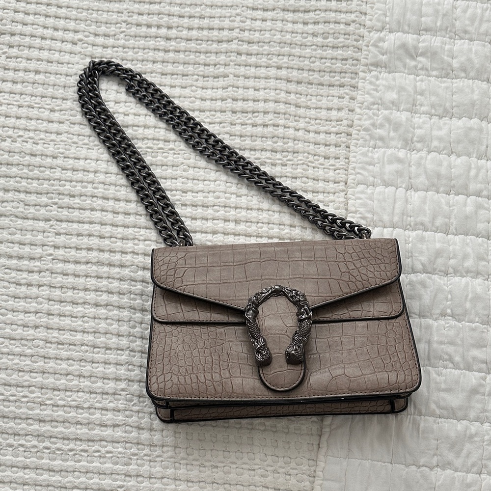 Light Brown Crocodile-Embossed, Horseshoe Chain Bag
